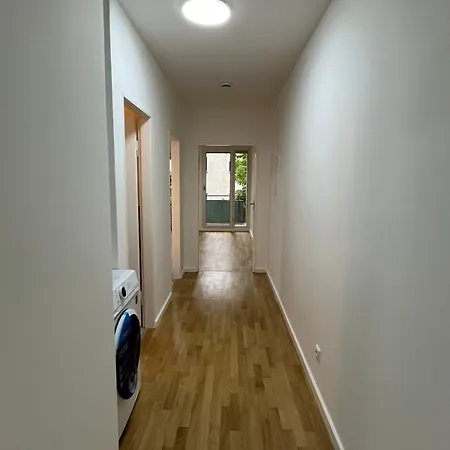 2 Rooms Apartment Near Park & U3 Lejlighed München